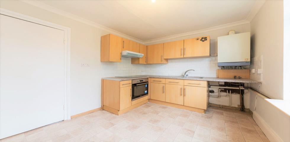 			2 Bedroom, 1 bath, 1 reception Flat			 Victoria Road, QUEENS PARK 